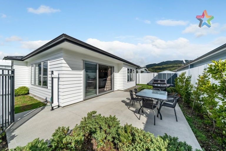 Photo of property in 2 Grovedale Square, Wainuiomata, Lower Hutt, 5014