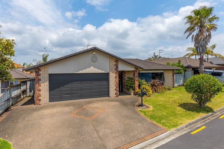 Photo of property in 4 Kalmore Place, Flat Bush, Auckland, 2016