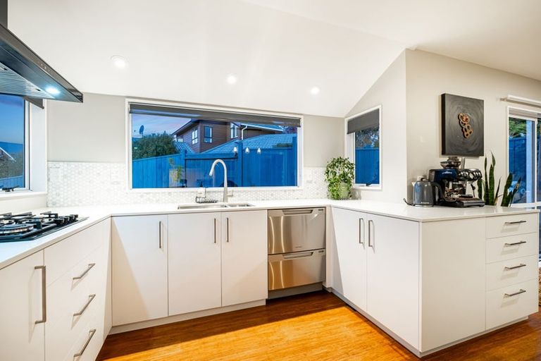 Photo of property in 20 Sailmaker Close, Whitby, Porirua, 5024