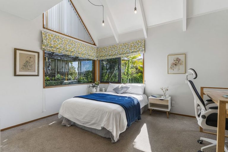 Photo of property in 16 Bellbird Rise, Murrays Bay, Auckland, 0630