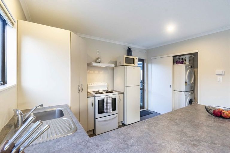 Photo of property in 25a Dawnhaven Drive, Te Atatu Peninsula, Auckland, 0610