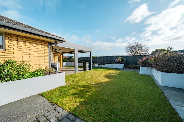 Photo of property in 112 Gayhurst Road, Dallington, Christchurch, 8061