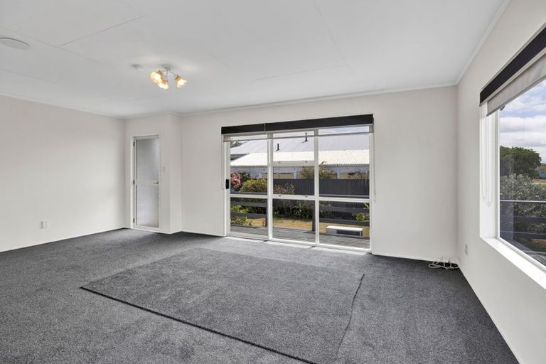 Photo of property in 6 Manuka Place, Hawera, 4610