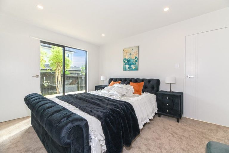 Photo of property in 15a Koromiko Street, New Lynn, Auckland, 0600