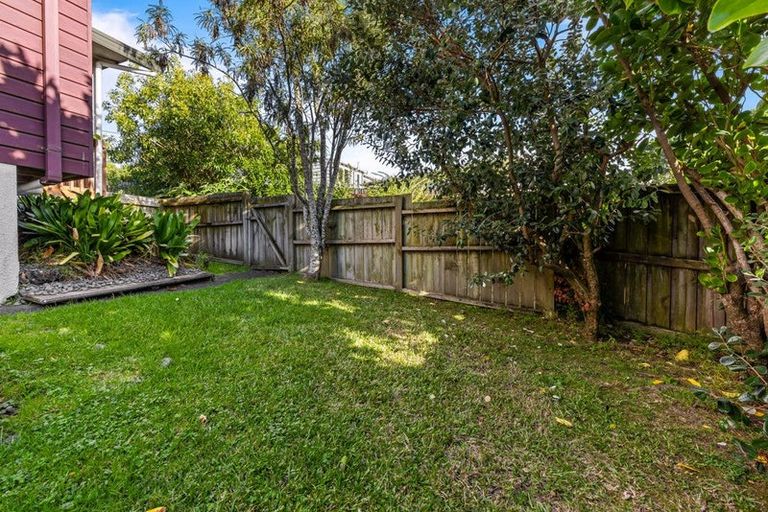 Photo of property in 41 Newington Road, Henderson, Auckland, 0612