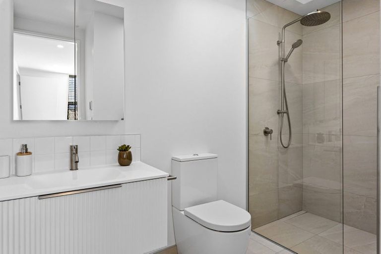 Photo of property in 40 Clare Road, St Albans, Christchurch, 8014