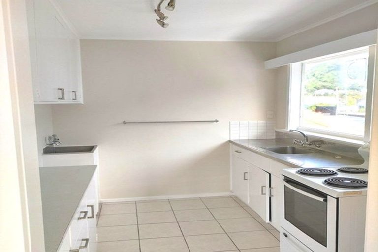 Photo of property in 139u2 Queens Drive, Lyall Bay, Wellington, 6022