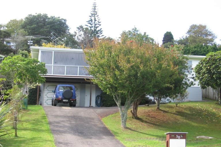 Photo of property in 30 Scotstoun Place, Glen Eden, Auckland, 0602