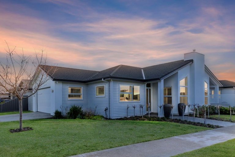 Photo of property in 11 Aoraki Road, Poraiti, Napier, 4112