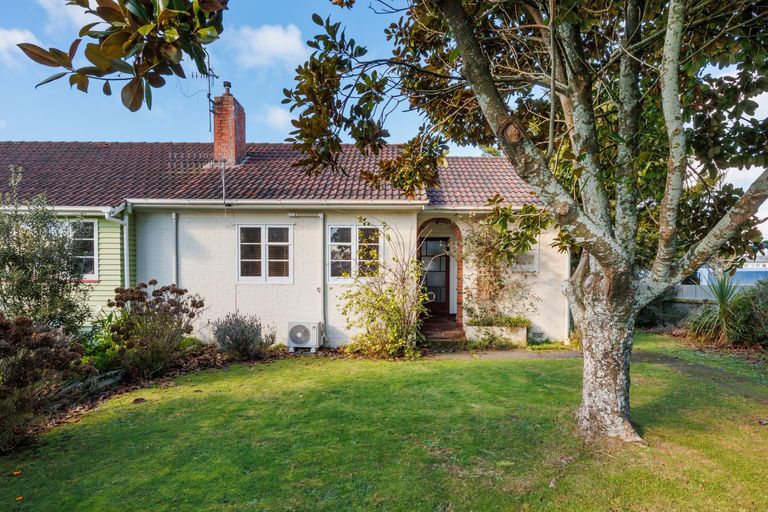 Photo of property in 200 College Street, West End, Palmerston North, 4412