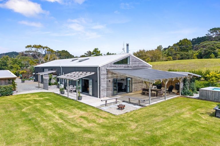 Photo of property in 136 Annett Road, Kumeu, 0891