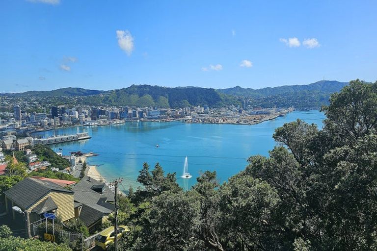 Photo of property in 8 Roseneath Terrace, Roseneath, Wellington, 6011