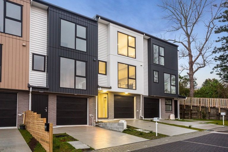 Photo of property in 13 Impatiens Lane, Massey, Auckland, 0614