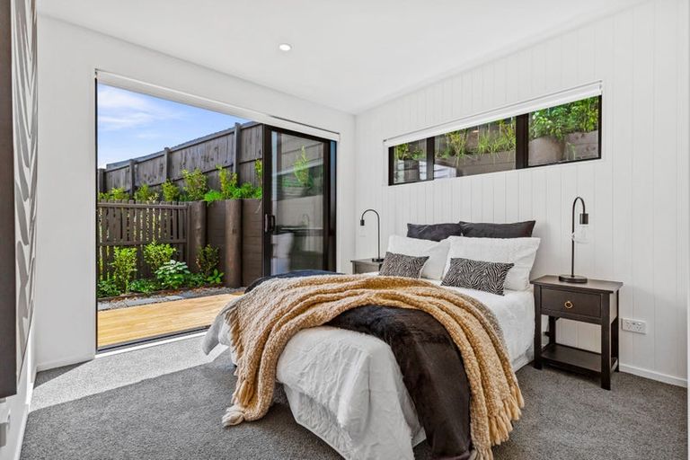 Photo of property in 4/13 Fairdale Place, Birkdale, Auckland, 0626