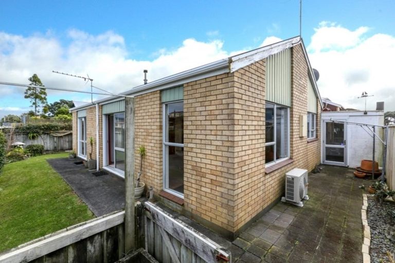 Photo of property in 3/10 Birdwood Avenue, Moturoa, New Plymouth, 4310