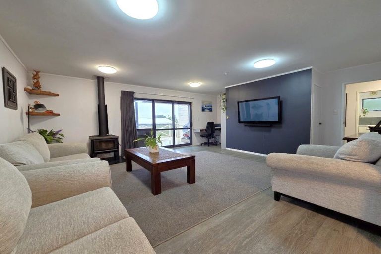 Photo of property in 107 Rimu Place, Matarangi, Whitianga, 3592