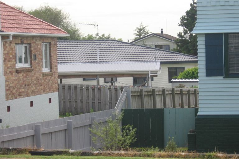 Photo of property in 50 Lynwood Road, New Lynn, Auckland, 0600