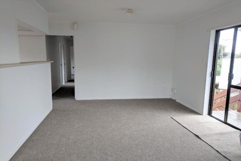 Photo of property in 11 Randal Place, Bayview, Auckland, 0629