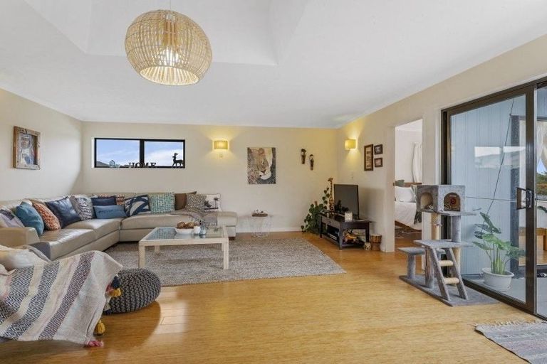 Photo of property in 298 Te Moana Road, Waikanae, 5036