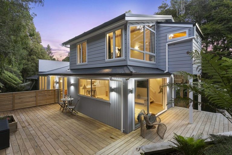 Photo of property in 1/24 Ridgewood Crescent, Birkenhead, Auckland, 0626