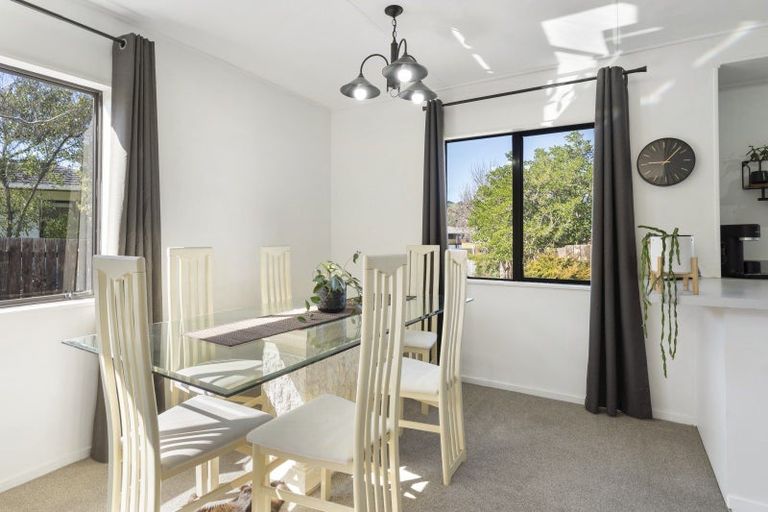 Photo of property in 15 Spackman Crescent, Paraparaumu, 5032