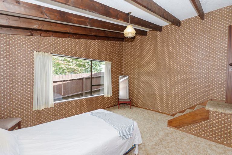 Photo of property in 170 Titirangi Road, New Lynn, Auckland, 0600