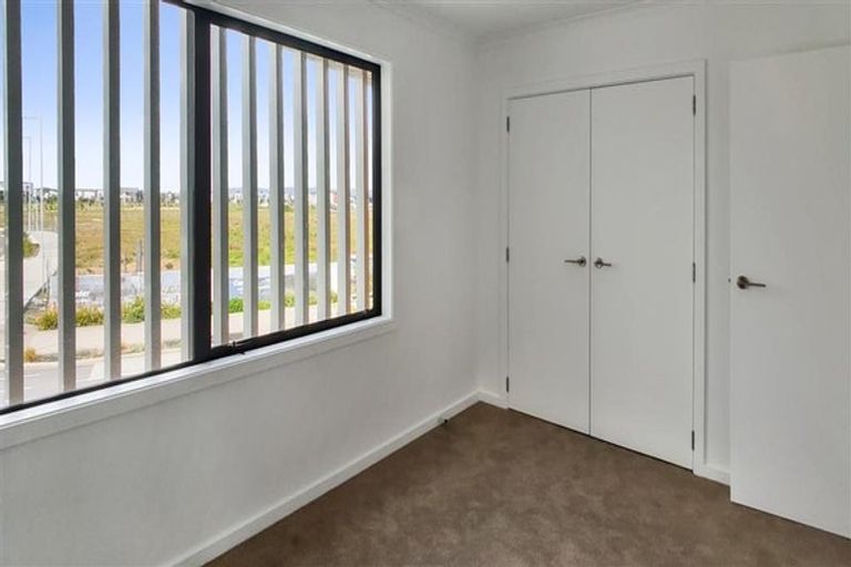 Photo of property in 9 Hudson Bay Road, Hobsonville, Auckland, 0616