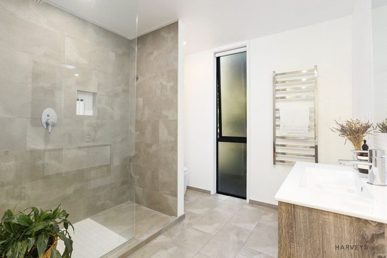 Photo of property in 182 Scenic Drive, Titirangi, Auckland, 0604