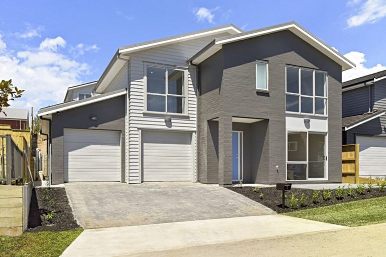 Photo of property in 2 Dragonfly Way, Massey, Auckland, 0614