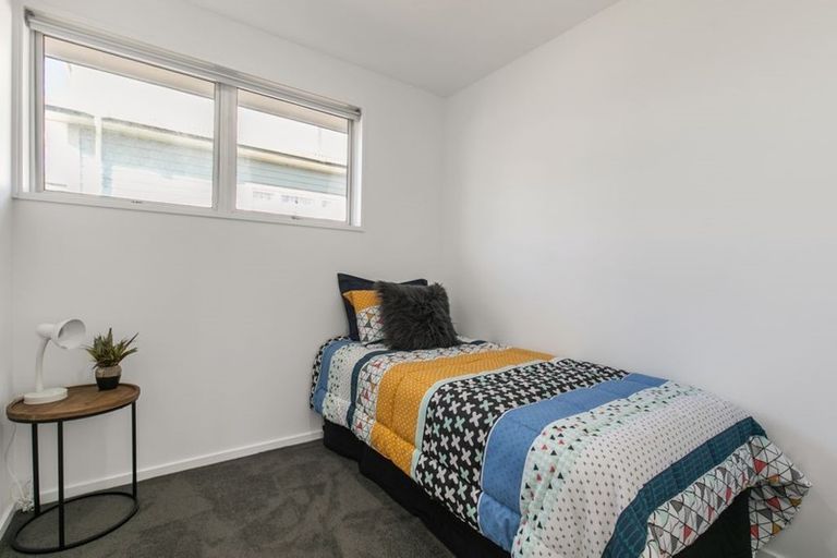 Photo of property in 2/42 Kenderdine Road, Papatoetoe, Auckland, 2025