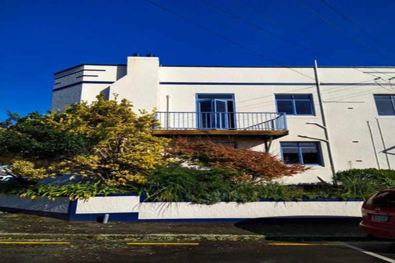 Photo of property in 10d Weymouth Street, New Plymouth, 4310