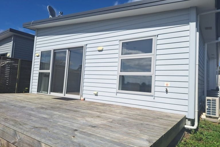 Photo of property in 78b Lincoln Park Avenue, Massey, Auckland, 0614