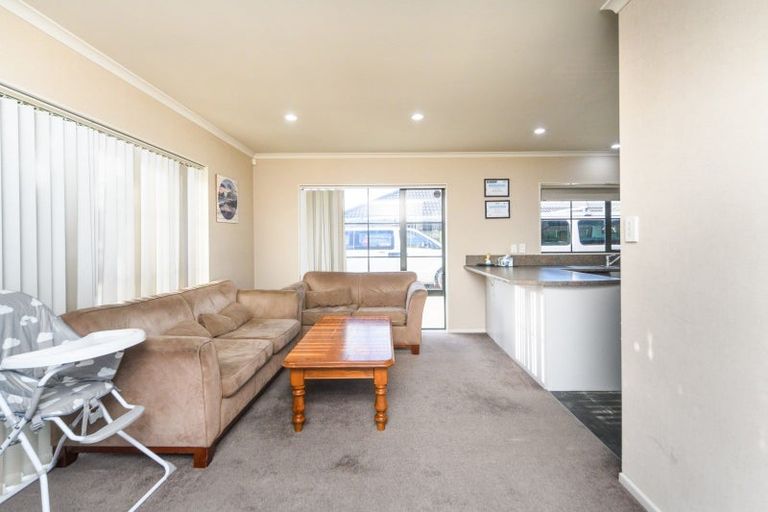 Photo of property in 34 Geneva Terrace, Kelvin Grove, Palmerston North, 4414