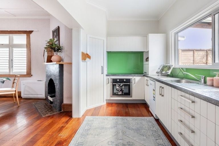 Photo of property in 163 Georges Drive, Napier South, Napier, 4110