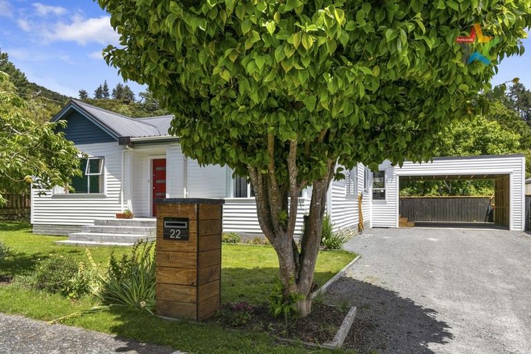 Photo of property in 22 Homedale Road, Wainuiomata, Lower Hutt, 5014