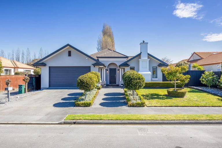 Photo of property in 17 Brookfield Drive, Northwood, Christchurch, 8051