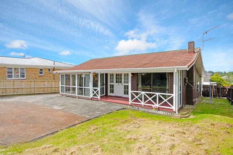 Photo of property in 170 Titirangi Road, New Lynn, Auckland, 0600