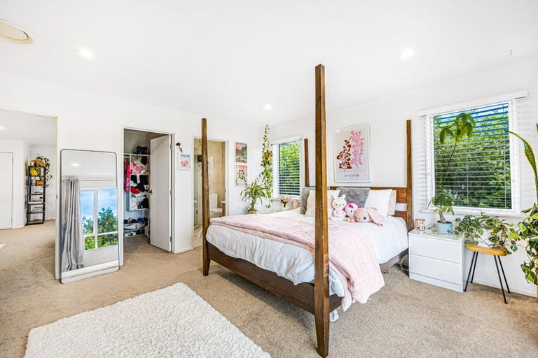 Photo of property in 44 Boocock Crescent, Orewa, 0931