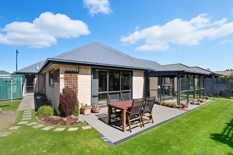 Photo of property in 87 Rannoch Drive, Broomfield, Christchurch, 8042