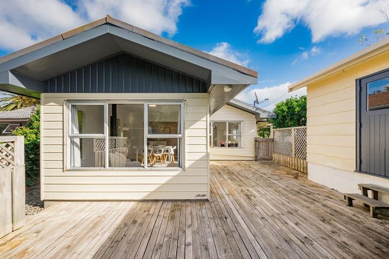 Photo of property in 21 Chums Road, Paraparaumu Beach, Paraparaumu, 5032
