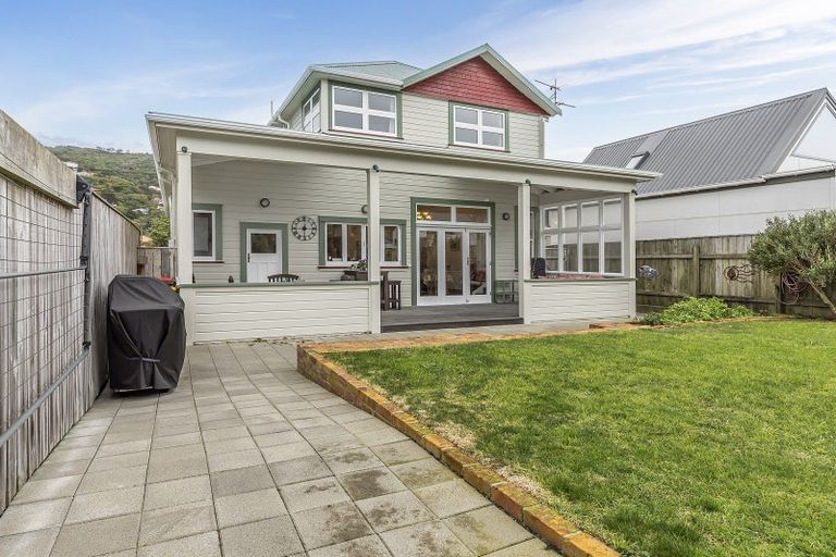 Photo of property in 159 Onepu Road, Lyall Bay, Wellington, 6022