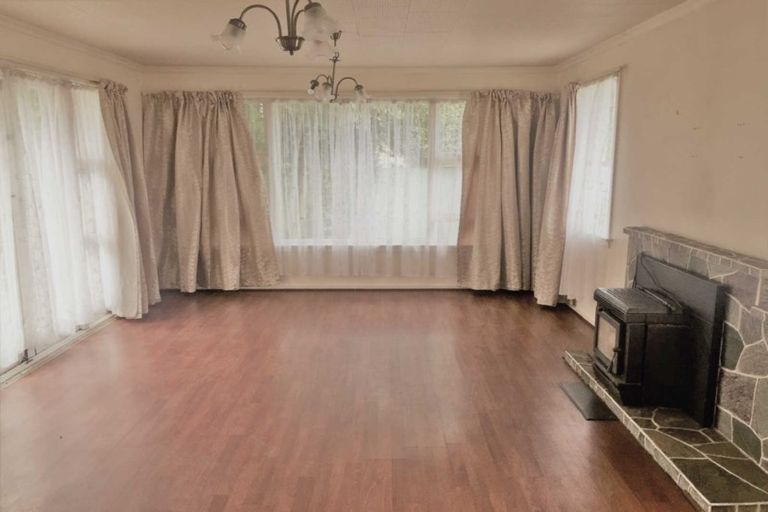 Photo of property in 11 Masham Road, Broomfield, Christchurch, 8042