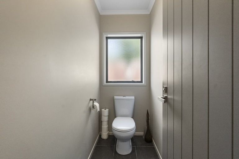 Photo of property in 2a Wallath Road, Westown, New Plymouth, 4310
