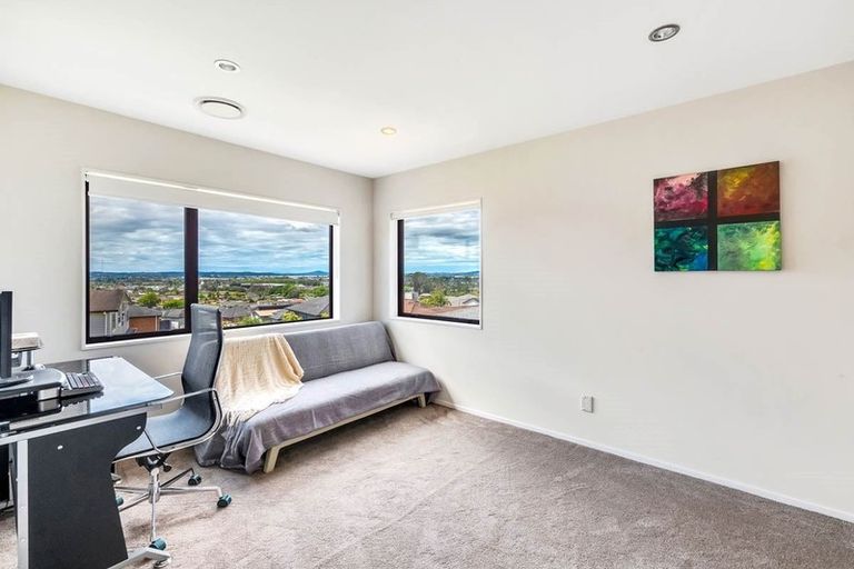 Photo of property in 14 Platinum Rise, Ranui, Auckland, 0612