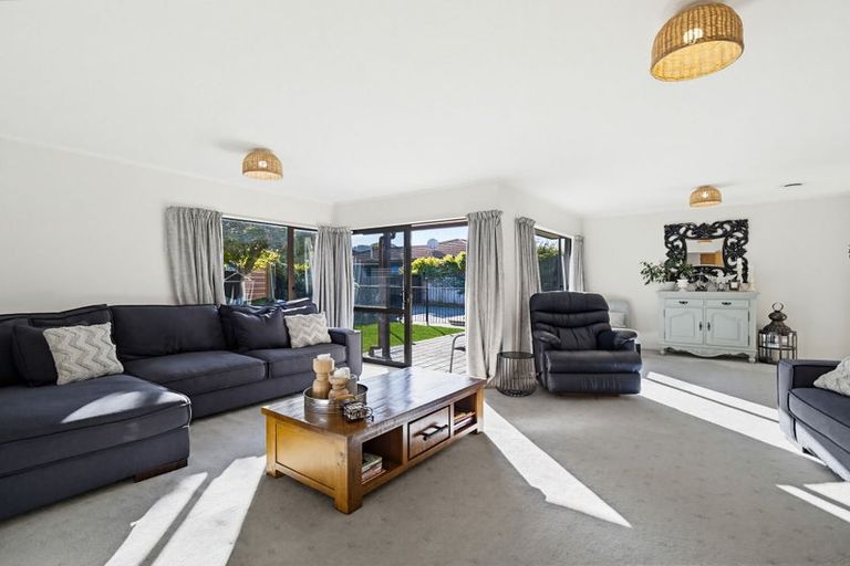 Photo of property in 11 Fern Grove, Taradale, Napier, 4112
