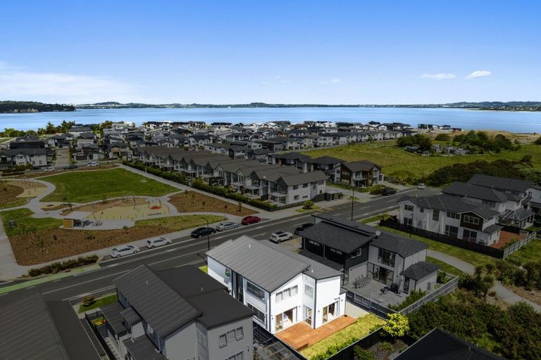 Photo of property in 25 Roa Avenue, Hobsonville, Auckland, 0616