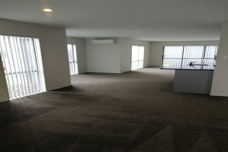 Photo of property in 49 Treestump Road, Takanini, 2112