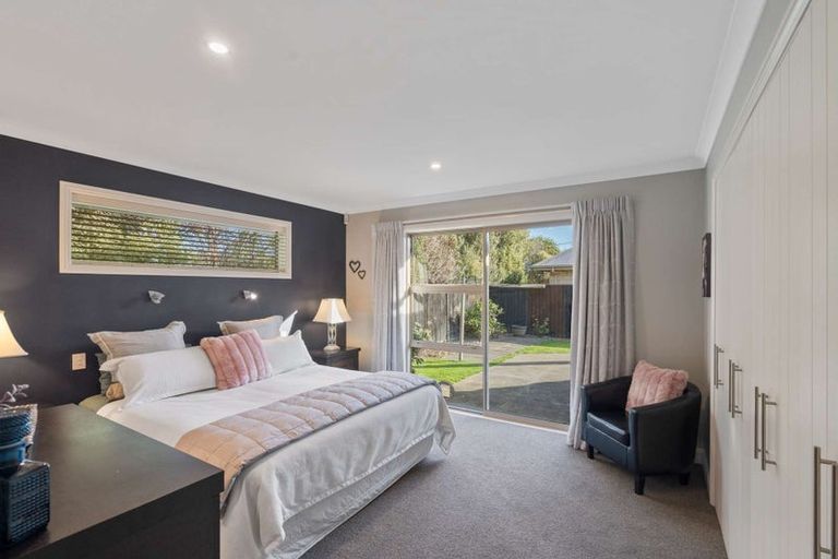 Photo of property in 73b Inwoods Road, Parklands, Christchurch, 8083