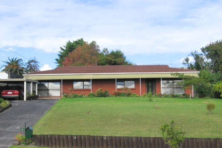 Photo of property in 4 Newington Road, Henderson, Auckland, 0612