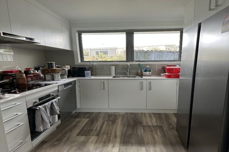 Photo of property in 22f3 Park Avenue, Titahi Bay, Porirua, 5022